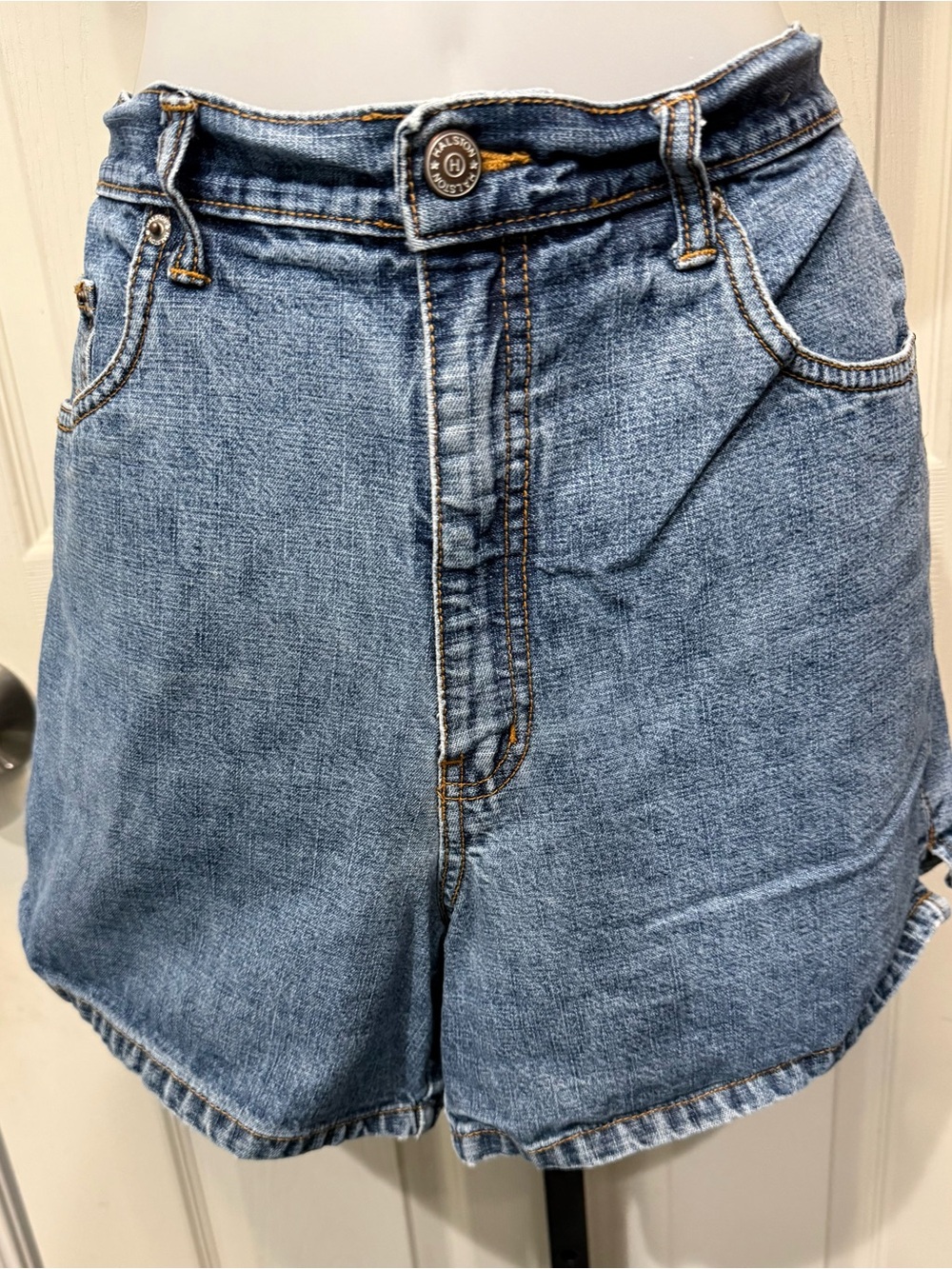 Classic Halston Jeanwear Light Blue Denim Relaxed High-Waist Shorts - Picture 3 of 7